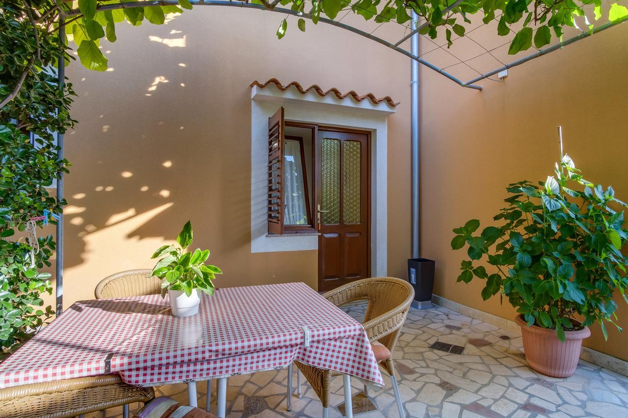 Apartments Beba Mali Lošinj Buitenkant foto