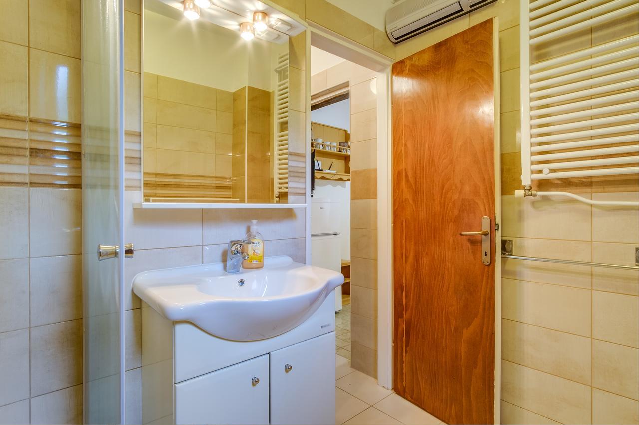Apartments Beba Mali Lošinj Buitenkant foto